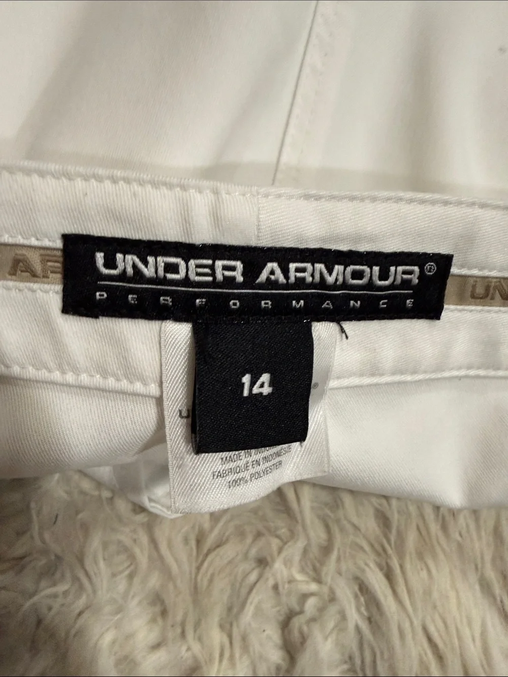 Under Armour Performance Women’s White Golf Shorts Size 14